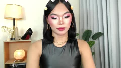 CatalenaX online show from November 2025 09:42:02 AM