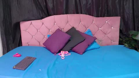 Cata Prins  online show from October 2025 11:06:01 AM