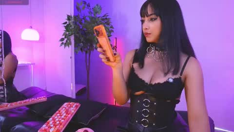 Catalina lovers online show from January 2026 06:21:02 PM