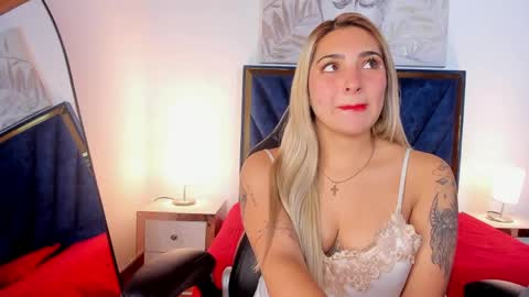 catalina_osorio online show from April 2026 11:39:02 AM