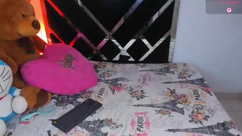 Catalina  online show from November 2025 09:03:01 PM