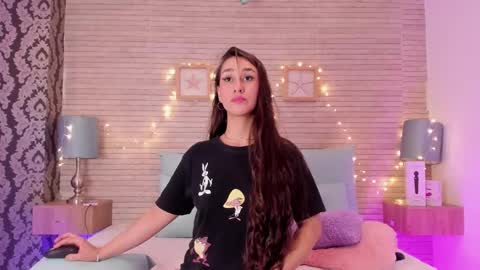 CatalinnaThompson online show from December 2024 06:05:01 PM