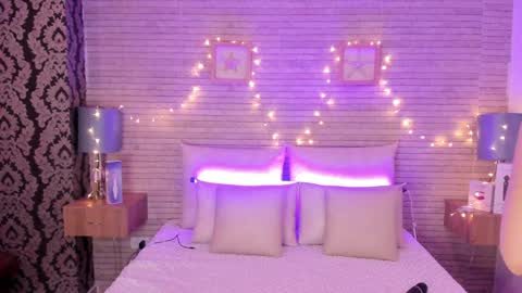 CatalinnaThompson online show from January 2025 12:02:02 PM