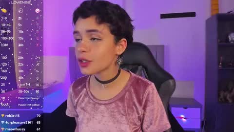 Cat  online show from February 2025 09:39:01 PM