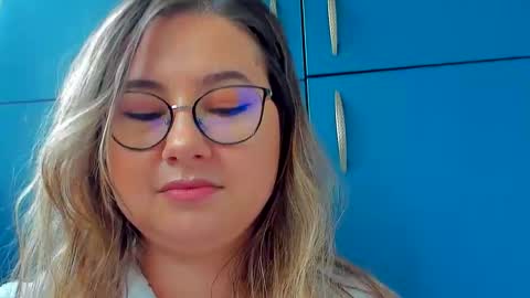 Kat online show from February 2025 01:33:01 PM