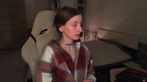 Snapshot of cath_dysphoria_ chatting on May 2026 07:30:02 PM CATH online show from May 2026 07:30:02 PM