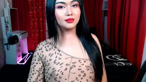 Snapshot of catherine_louise chatting on December 2025 01:13:01 AM cath online show from December 2025 01:13:01 AM