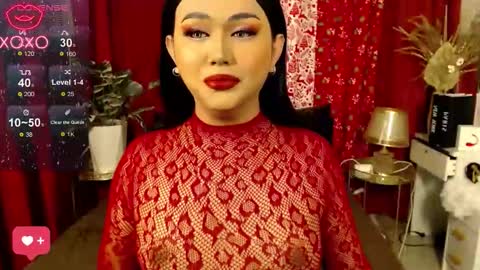 Snapshot of catherine_louise chatting on December 2025 11:53:01 PM cath online show from December 2025 11:53:01 PM