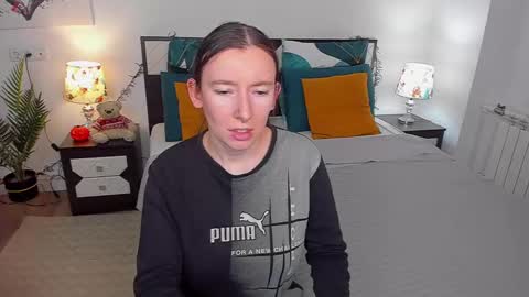 Catrin online show from December 2024 05:07:01 AM