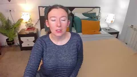 Catrin online show from October 2025 03:40:01 AM