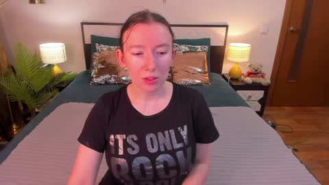 Catrin online show from April 2026 05:07:02 AM