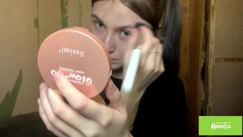 Lola online show from November 2025 09:09:01 PM