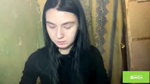 Lola online show from November 2025 09:51:02 PM