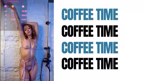 catti_brie_ online show from November 2025 11:42:02 AM