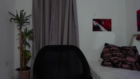 Snapshot of catty_noir1 chatting on April 2026 05:18:02 AM Catty online show from April 2026 05:18:02 AM