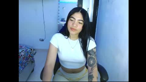 Caylinn online show from November 2025 01:22:01 PM