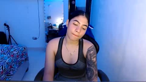 Caylinn online show from November 2025 04:03:02 AM