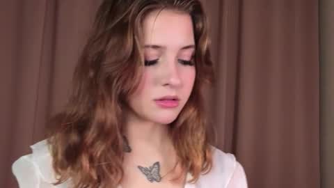 Lina  online show from March 2026 07:20:02 PM