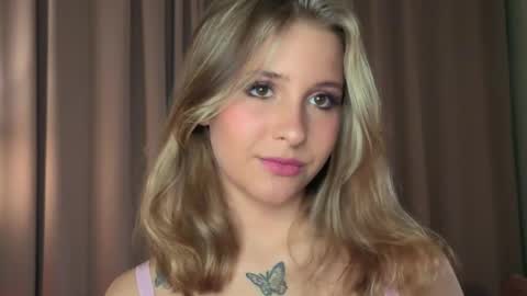 Lina  online show from March 2026 07:14:02 PM