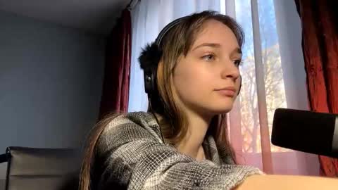 Lily online show from November 2025 12:05:02 PM