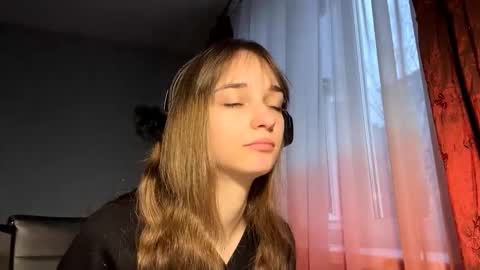 Lily online show from November 2025 12:08:02 PM