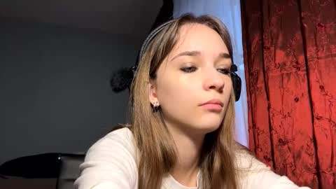 Lily online show from November 2025 12:09:02 PM