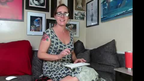 Cecily Saint Claire online show from October 2025 12:23:02 PM
