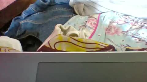 Snapshot of cedia837872 chatting on April 2026 04:12:02 PM cedia837872 online show from April 2026 04:12:02 PM