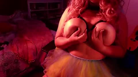 CeeCee online show from September 2025 09:47:02 PM