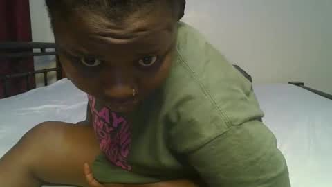 Snapshot of ceepretty25 chatting on April 2026 12:56:01 AM ceepretty25 online show from April 2026 12:56:01 AM