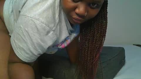 Snapshot of ceepretty25 chatting on April 2026 01:53:02 PM ceepretty25 online show from April 2026 01:53:02 PM