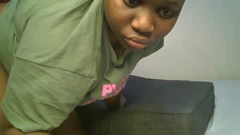 Snapshot of ceepretty25 chatting on May 2026 01:56:01 AM ceepretty25 online show from May 2026 01:56:01 AM