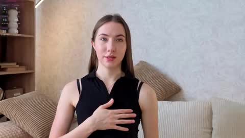 Josie Manesi online show from September 2025 05:44:01 AM