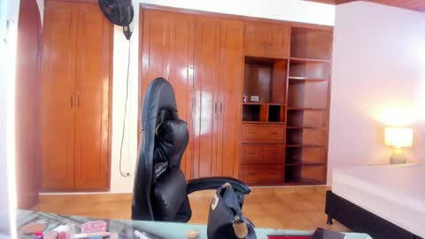 SARA  online show from December 2025 06:36:02 PM