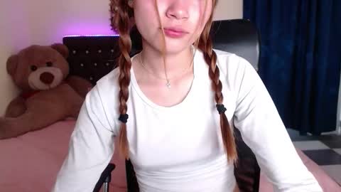 Snapshot of celeste_london chatting on March 2026 01:48:02 PM C E L E S T E online show from March 2026 01:48:02 PM