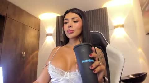 Snapshot of celeste_pervert chatting on June 2026 04:09:01 PM mia sofiabohorquez INSTAGRAM online show from June 2026 04:09:01 PM