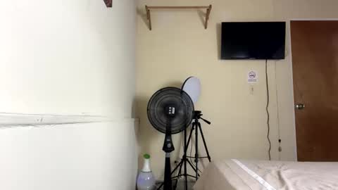 celesteginger online show from December 2024 01:43:02 PM