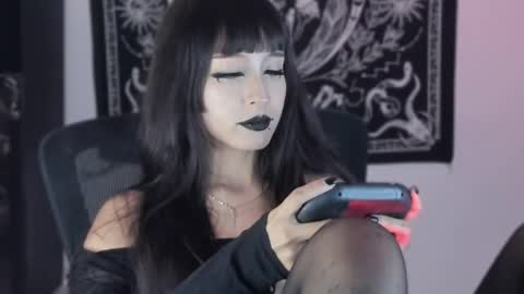   online show from May 2026 02:52:01 AM