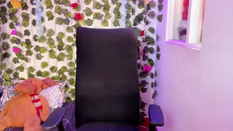 Celestineeeeee online show from December 2024 07:46:02 PM