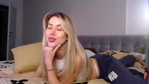 Celin online show from February 2025 09:20:02 PM