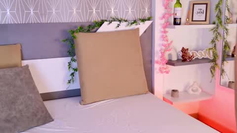 Snapshot of celine_lee chatting on October 2025 06:59:01 PM Celine online show from October 2025 06:59:01 PM