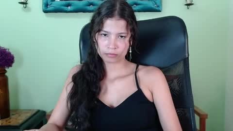 Snapshot of chalonvera chatting on April 2026 07:22:01 PM Chalon online show from April 2026 07:22:01 PM