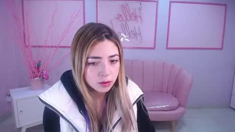 channel_blonde_a online show from December 2024 04:39:01 PM