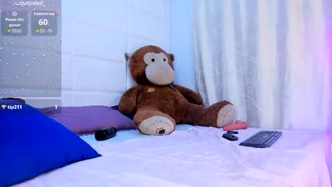 Snapshot of channel_mills chatting on June 2026 03:25:01 AM C H A N N E L online show from June 2026 03:25:01 AM