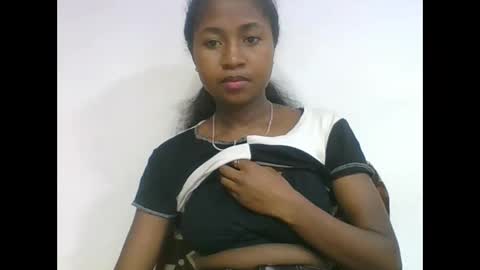 Snapshot of chantale483461 chatting on May 2026 10:12:01 AM chantale483461 online show from May 2026 10:12:01 AM