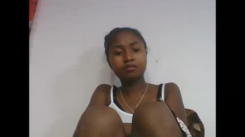Snapshot of chantale483461 chatting on May 2026 06:44:01 AM chantale483461 online show from May 2026 06:44:01 AM