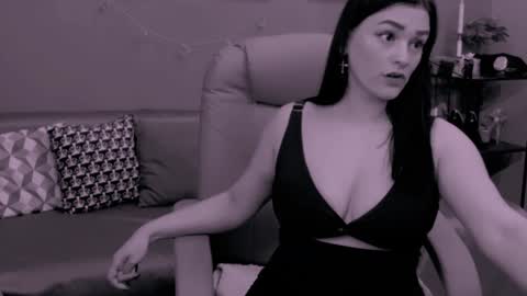 Snapshot of chantallovely chatting on December 2024 02:16:02 PM The Queen online show from December 2024 02:16:02 PM