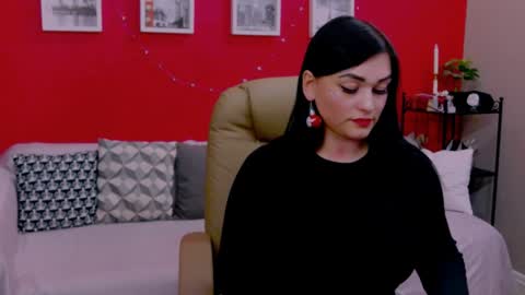 Snapshot of chantallovely chatting on January 2025 07:07:02 PM The Queen online show from January 2025 07:07:02 PM