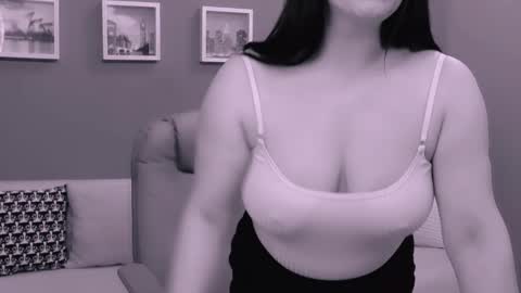 Snapshot of chantallovely chatting on February 2025 05:51:02 AM The Queen online show from February 2025 05:51:02 AM
