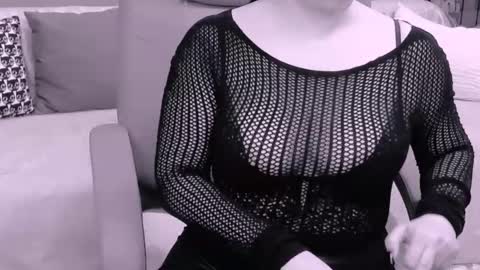 Snapshot of chantallovely chatting on February 2025 02:18:01 AM The Queen online show from February 2025 02:18:01 AM